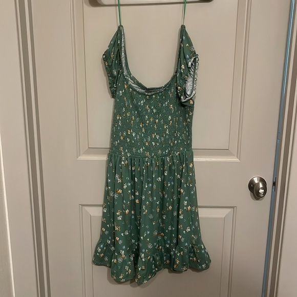 UO Tessie Floral Smocked Mini Dress - Picture 2 of 6